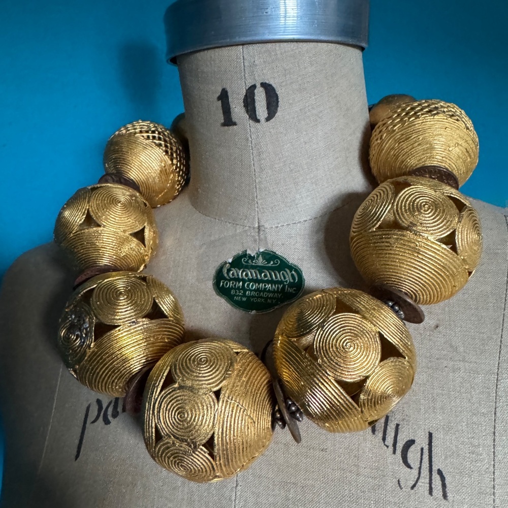 Exquisite Vintage Masha Archer 24K GOLD HUGE Rounds from Cameroon's Baoule Tribe - Picture 3 of 16